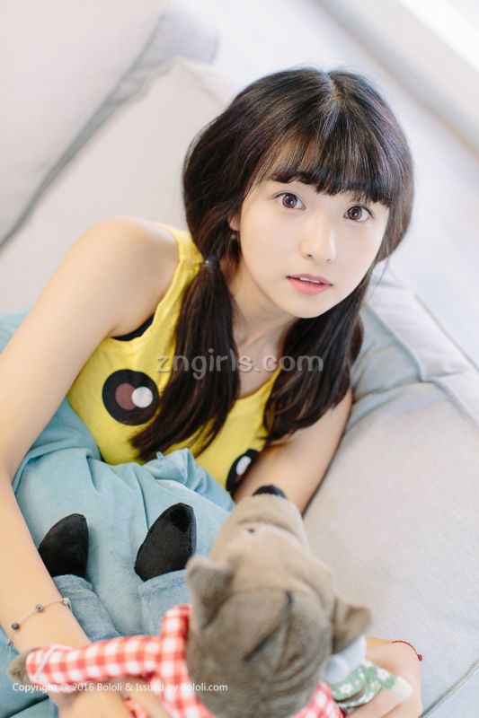 90后美女模特夏美酱&周闻私房唯美写真图片