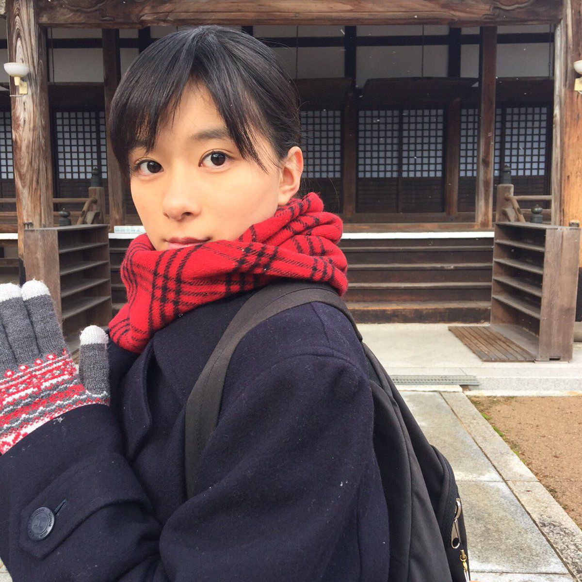 日本女演员芳根京子私拍图片大全
