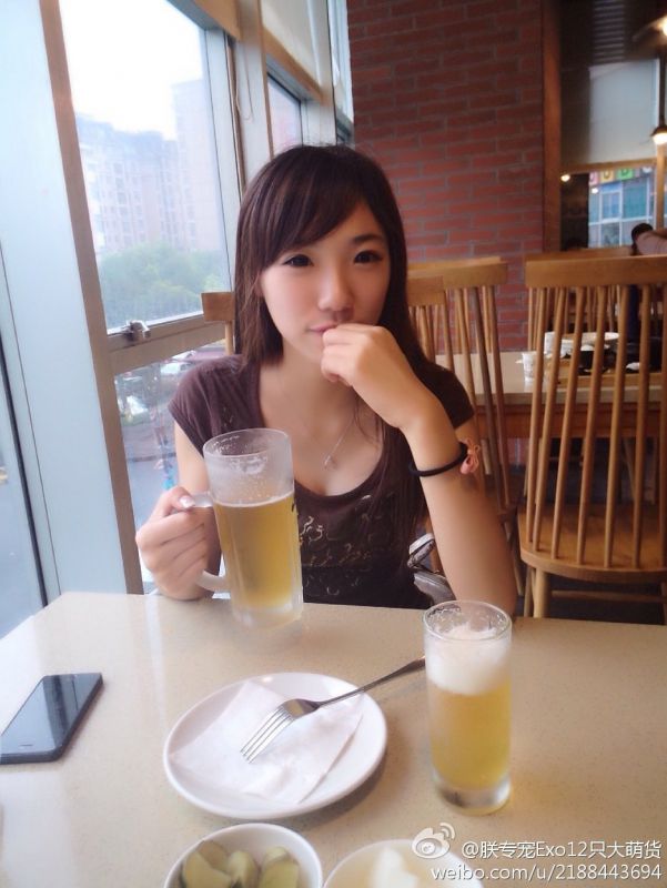 未成年美女施陆佳菲气质养眼照片