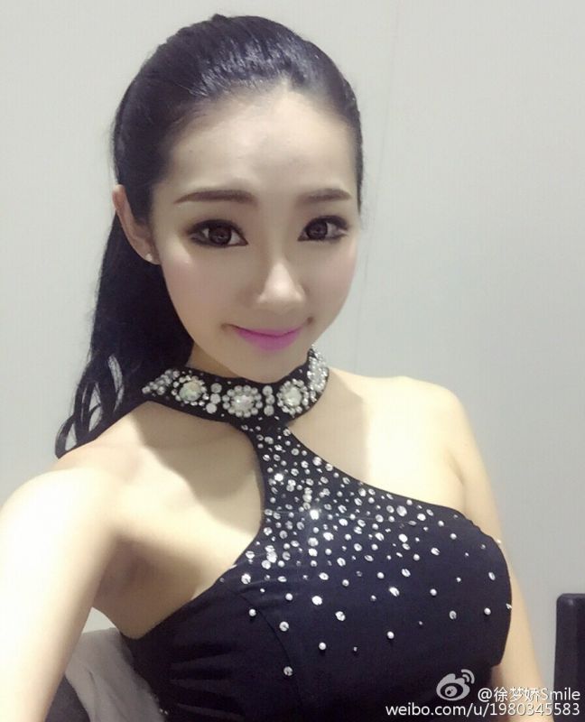 时尚高跟鞋美女车模徐梦娇Smile摄影图集