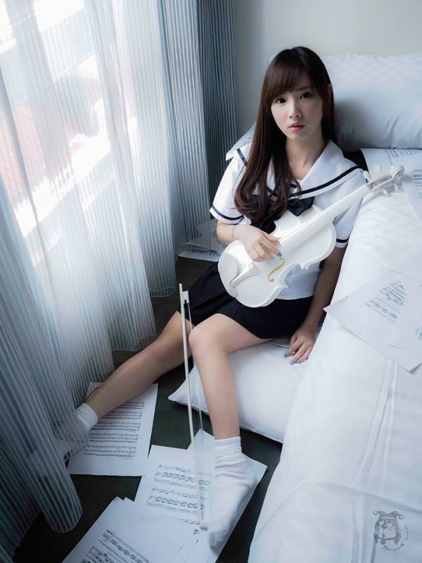 甜美可爱女生小苹果(郑裕蓁)自拍图片合辑