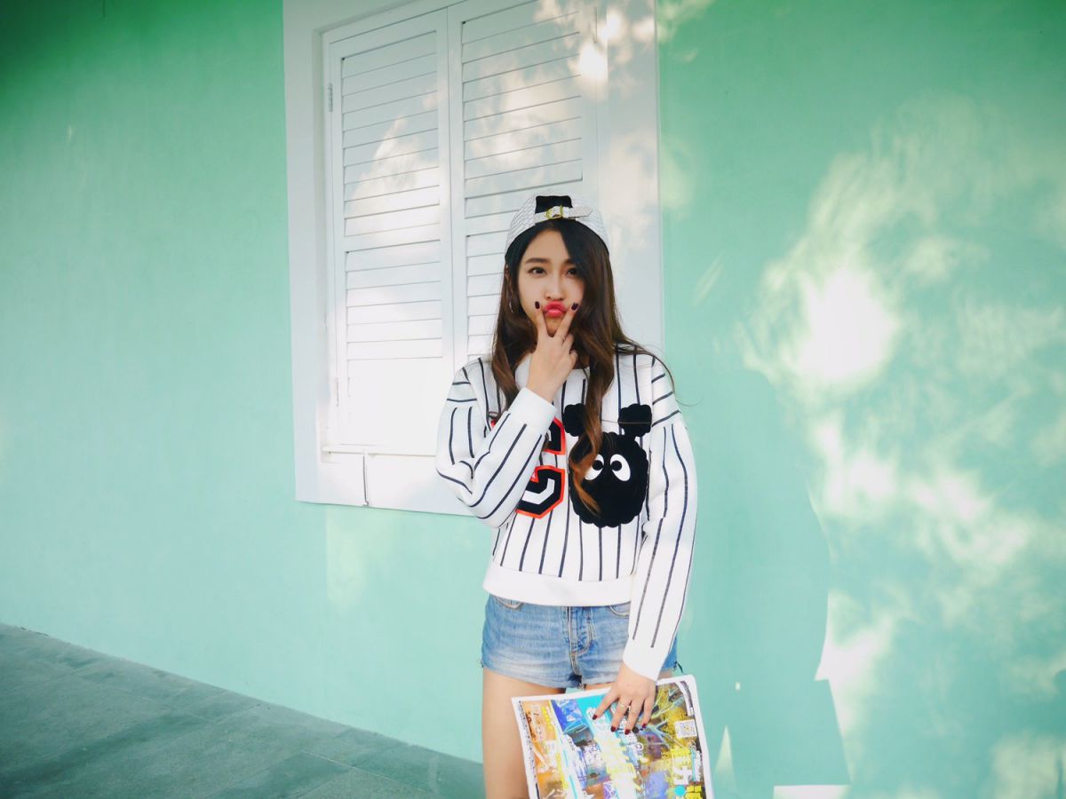 90后美少女徐蔚芸Tiki私拍写真图片