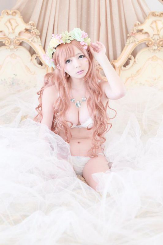 日本美女模特早みる私拍美图欣赏