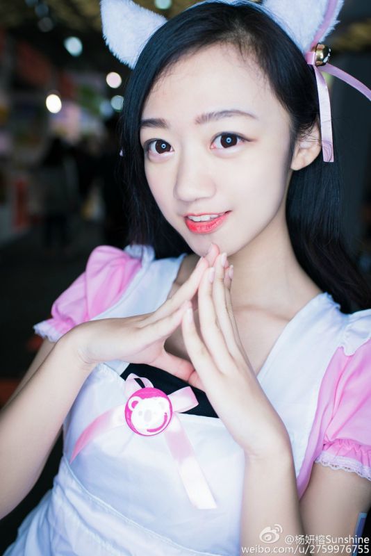 游戏展台美女杨妍榕私拍图片合辑