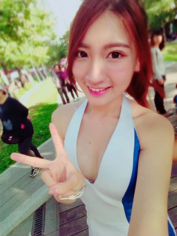 台湾大眼美女Tung彤(林俞彤)自拍图片大全