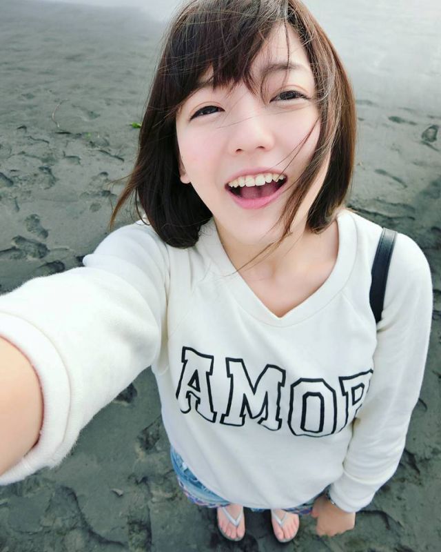 台湾学生妹郑茜珊清纯私拍写真
