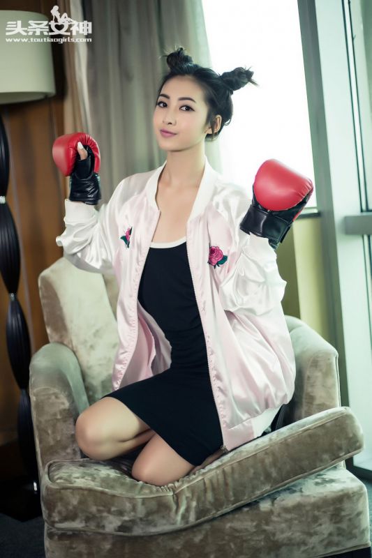 90后美女模特张爽性感私拍写真