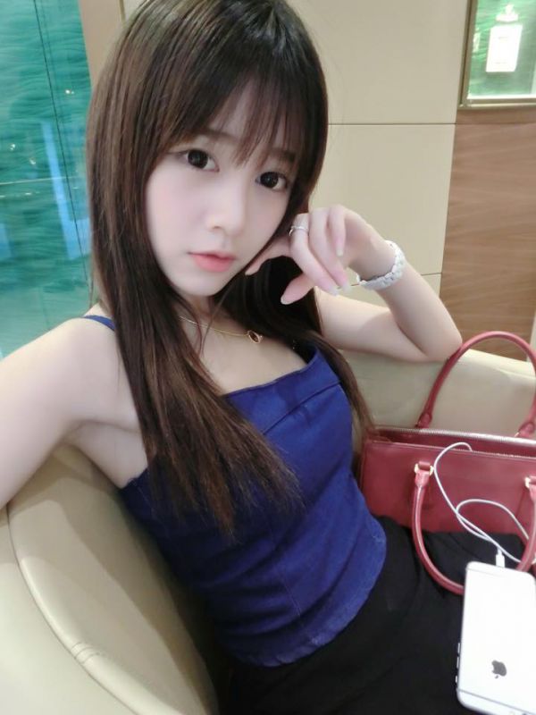 马来西亚正妹何恋慈Michiyo Ho甜美自拍图片