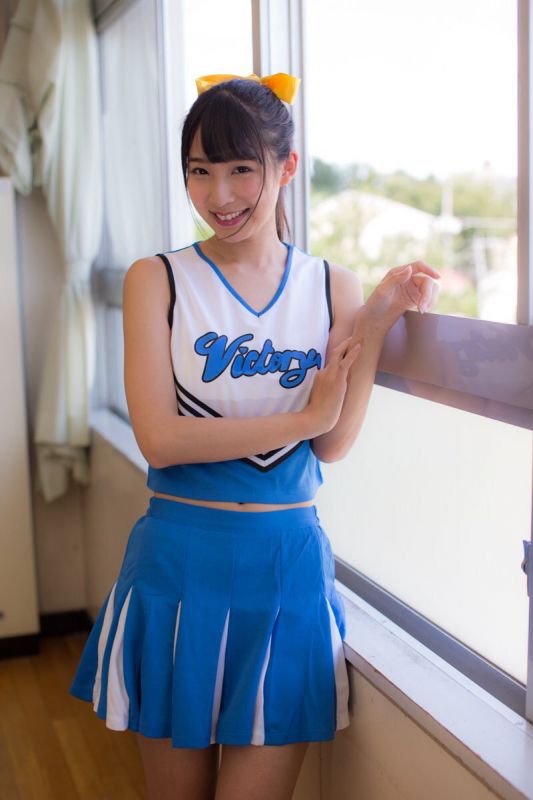 日本写真女神川崎绫性感比基尼图片