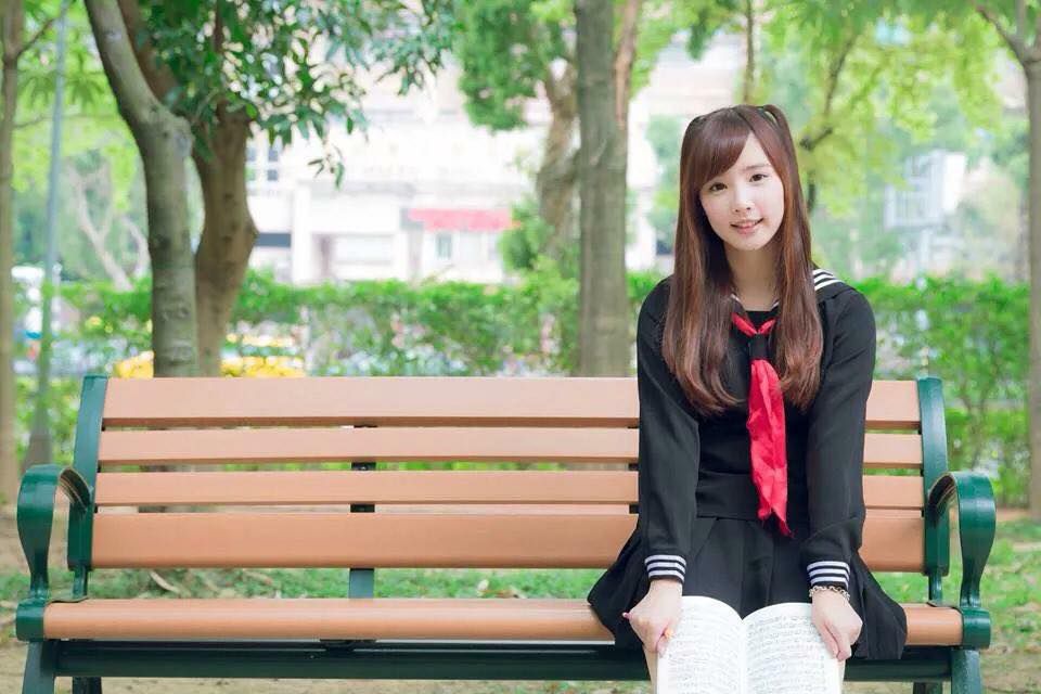 甜美可爱女生小苹果(郑裕蓁)自拍图片合辑
