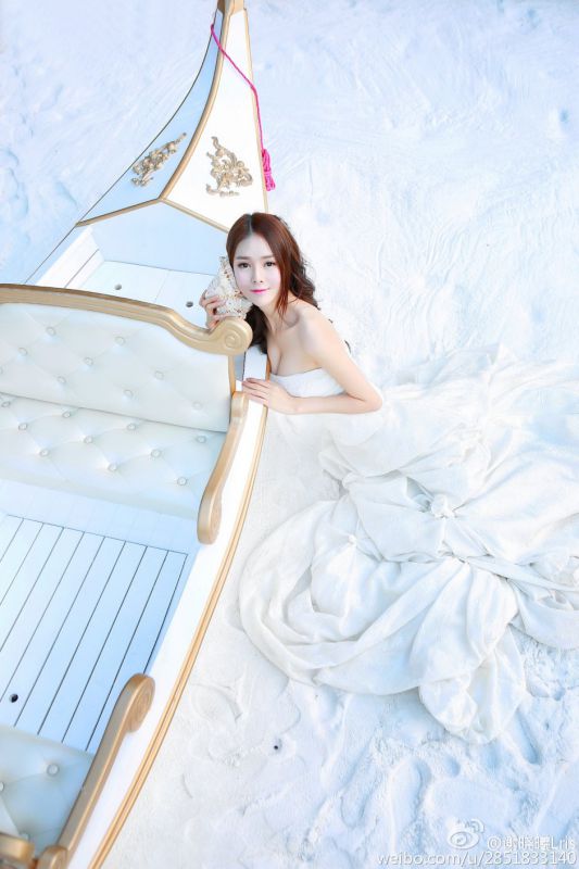 美胸模特谢晓曦Lris私房唯美写真图片
