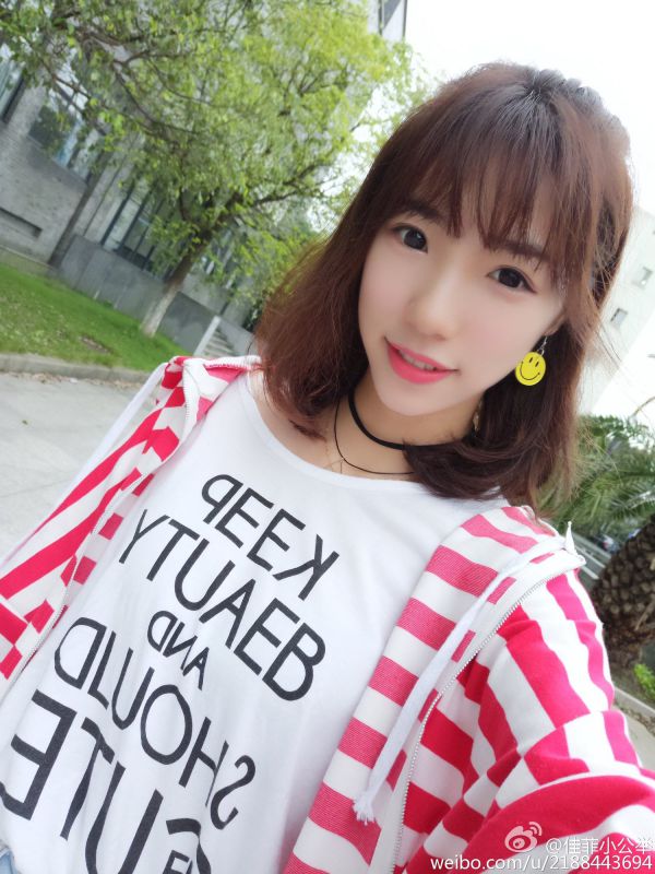 未成年美女施陆佳菲气质养眼照片
