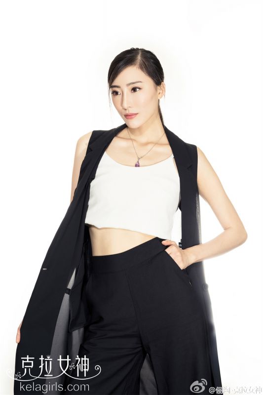 御姐型美女颖儿Bang妞私房摄影图片