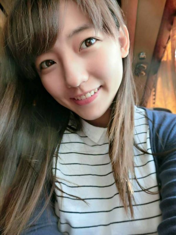 台湾学生妹郑茜珊清纯私拍写真