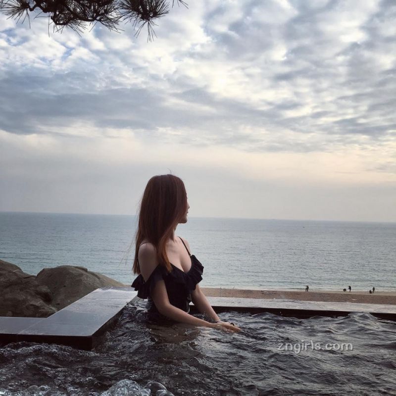 韩国美女模特Hyemi自拍写真图片