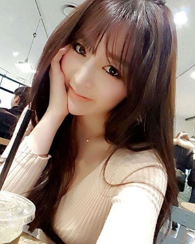 自拍素人美女Sa.Na性感美胸乳量十足