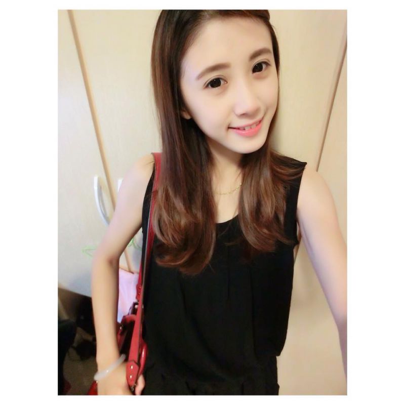 台湾美女校花籽籽(陈子钰)自拍图片合辑