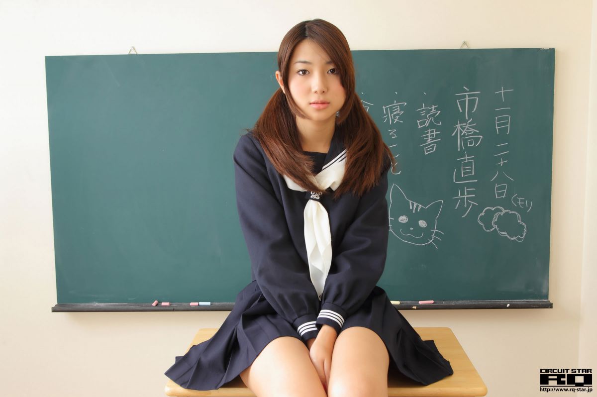 日本学生妹市蛑i教室制服摄影图片