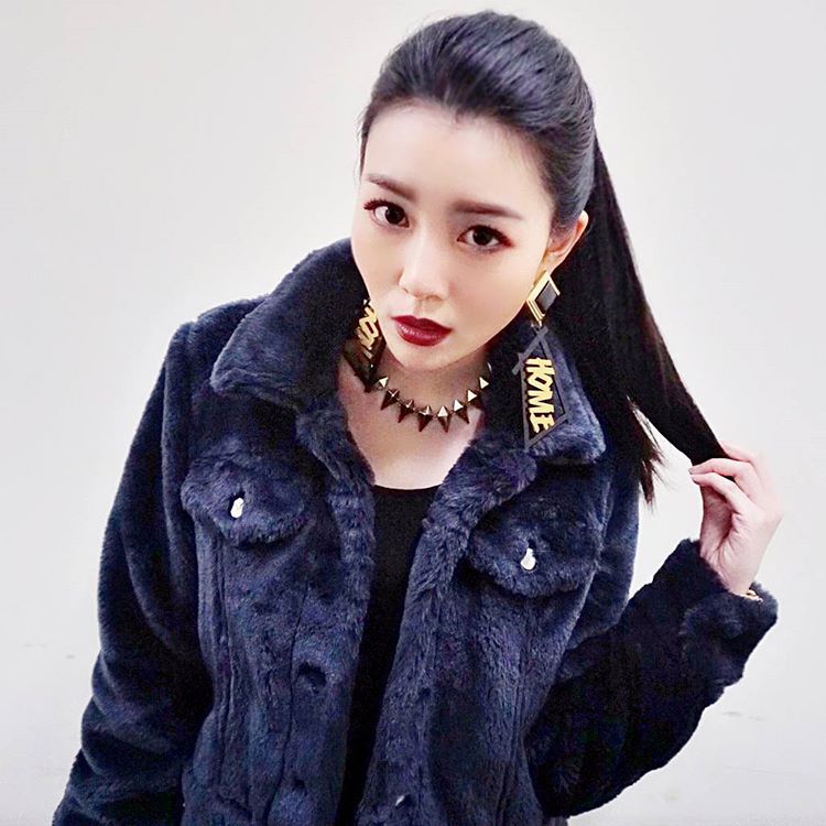 香港美女演员尹诗沛Nicole养眼美照图片