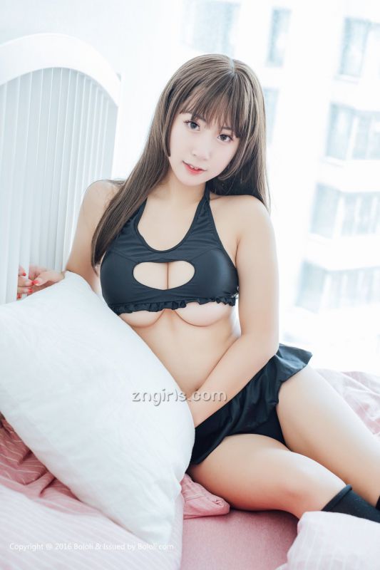 小萝莉型美女猫九性感私房照图片合辑