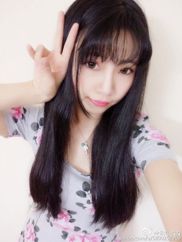 展会美女鸭鸭(张彤)微博私拍图片