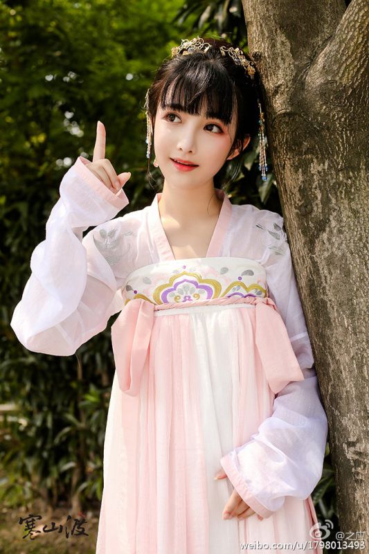 小清新美少女之应可爱俏皮写真