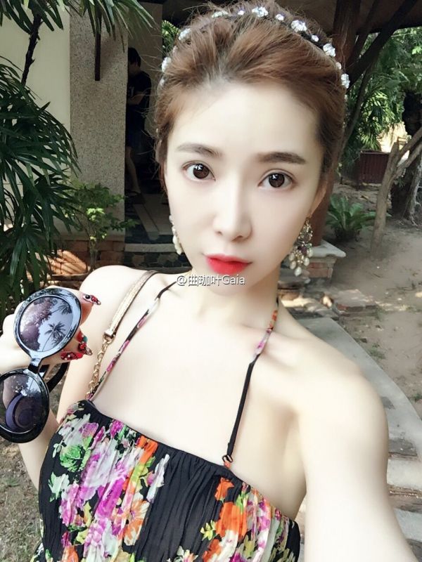 网络美女曲珈叶Gaia自拍图片合辑