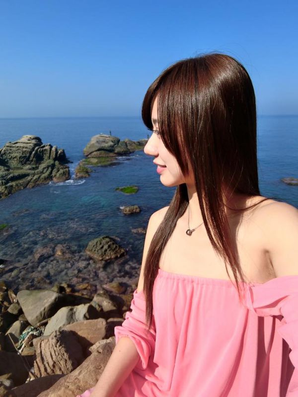 台湾美女模特张菁菁清纯写真图片