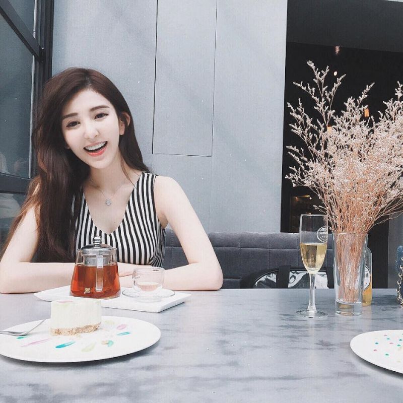 空灵美女粘婉柔唯美外拍图片