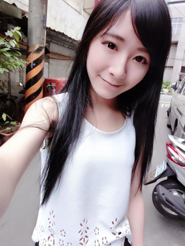 台湾外拍模特陆子玄自拍写真图片