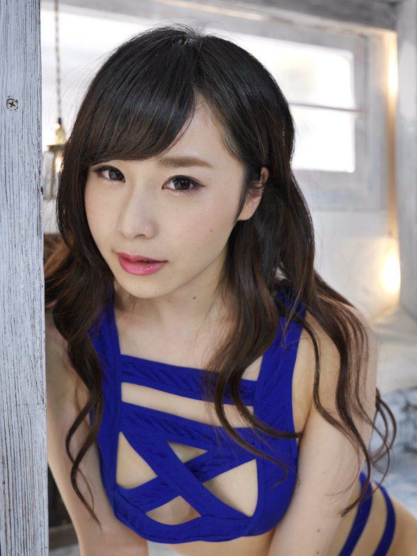 日本比基尼美女逢坂爱清凉摄影写真