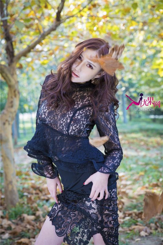 混血模特陈宝拉野战大秀曼妙多姿身材