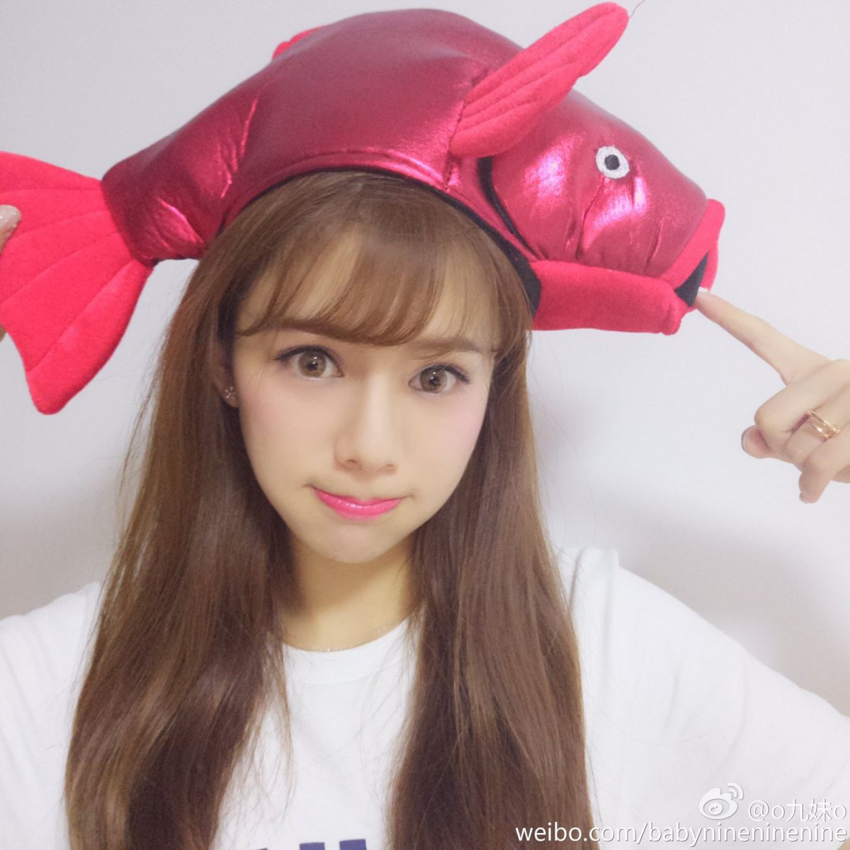 90后女模特陈思佳Emily展览会私拍图片