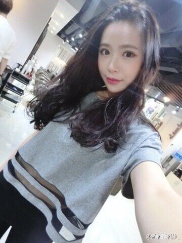 气质型美女孟莉莎自拍图片合辑