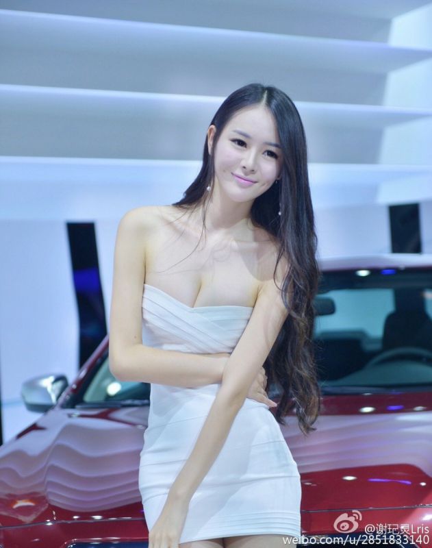 内地女模特谢晓曦Lris私拍图片合辑