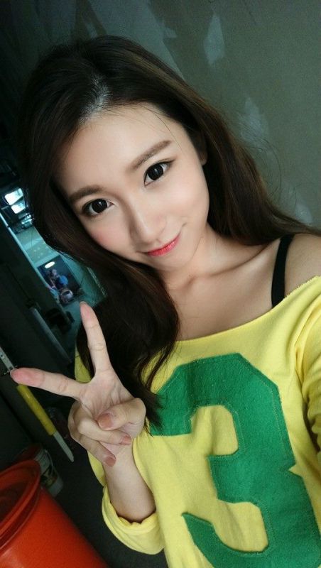 台湾大眼美女Tung彤(林俞彤)自拍图片大全
