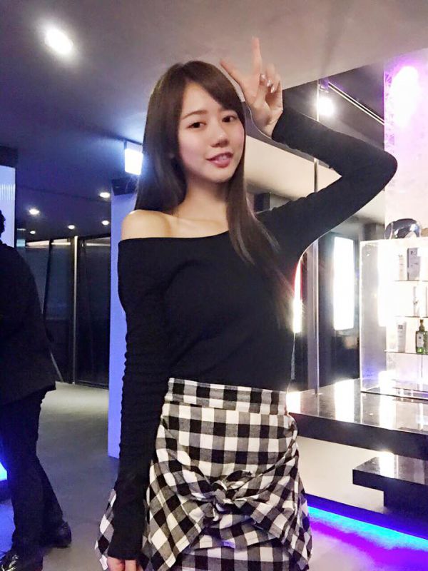 台湾美女模特张菁菁清纯写真图片