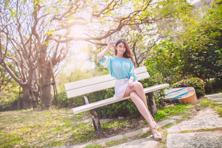 台湾美女车模凯萨琳Katherine私拍写真图片