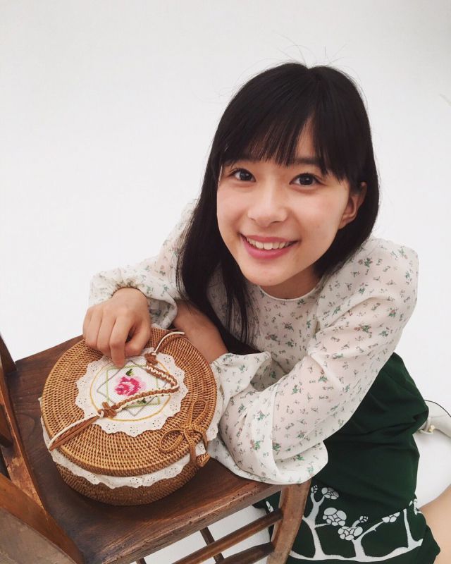 日本女演员芳根京子私拍图片大全