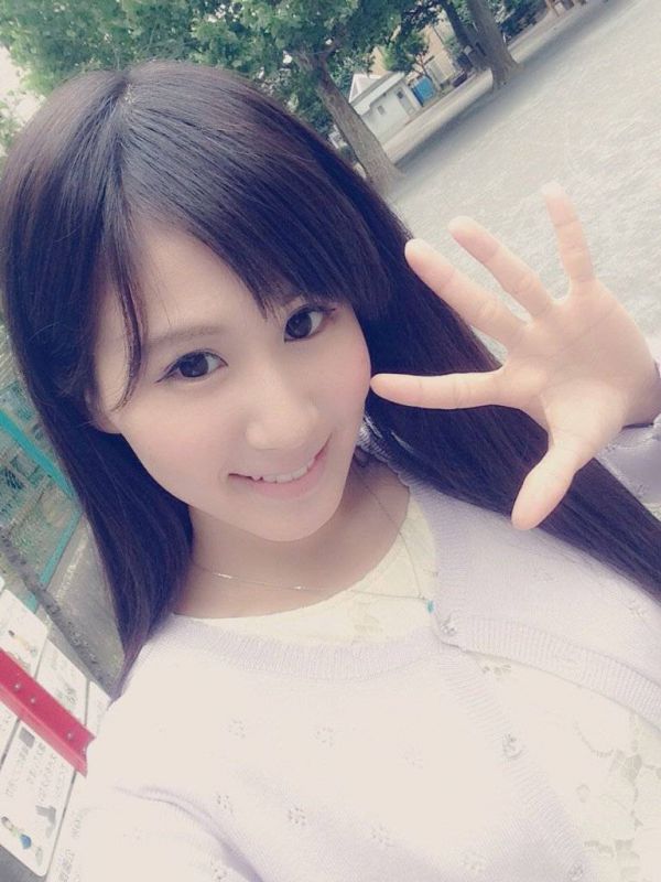 日本清纯美少女水gまい自拍写真图片