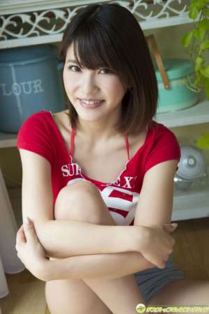 日本泳衣美女岸明日香私房比基尼图片