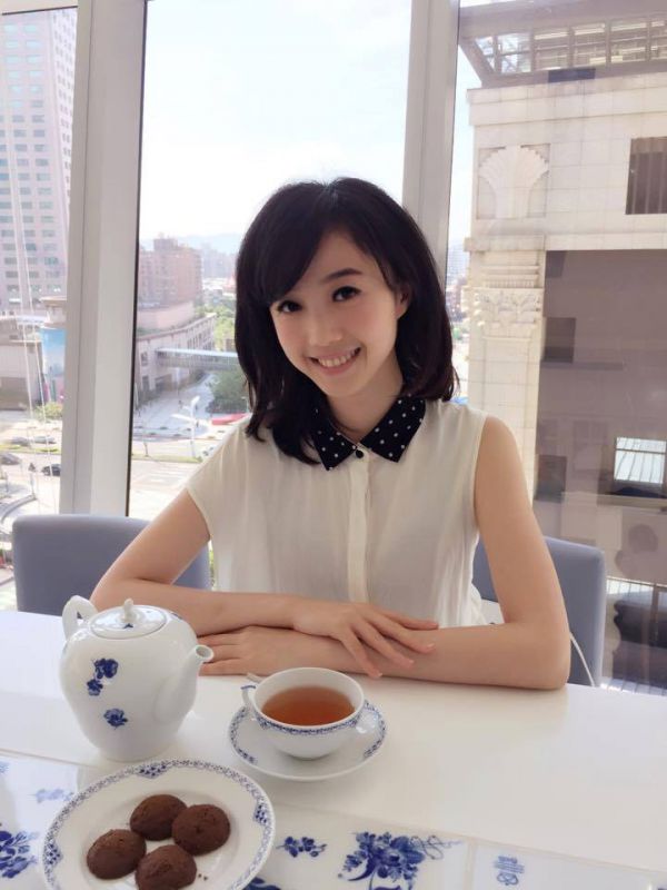 人气女主播蔡宜静私拍养眼美照图片
