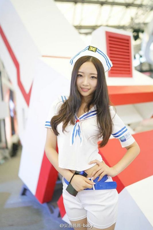 学生妹模特吴晨展览会私拍图片
