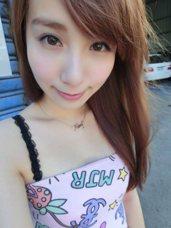 台湾混血美女Kimi步(吕思莹)私拍图片