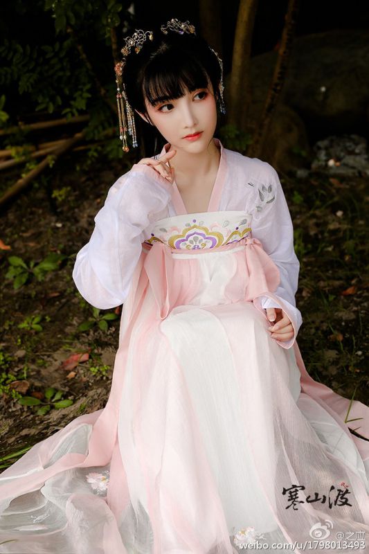 小清新美少女之应可爱俏皮写真