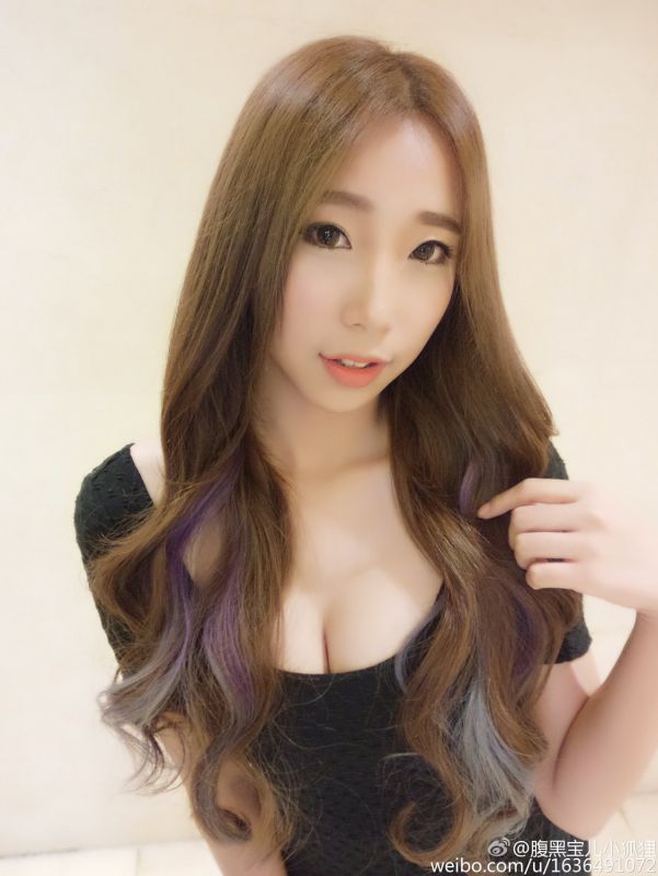 斗鱼女主播宝哥Divena微博美照图片