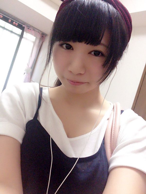 大胸虎牙妹西堀智美自拍图片合辑