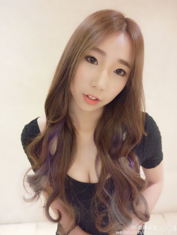 斗鱼女主播宝哥Divena微博美照图片