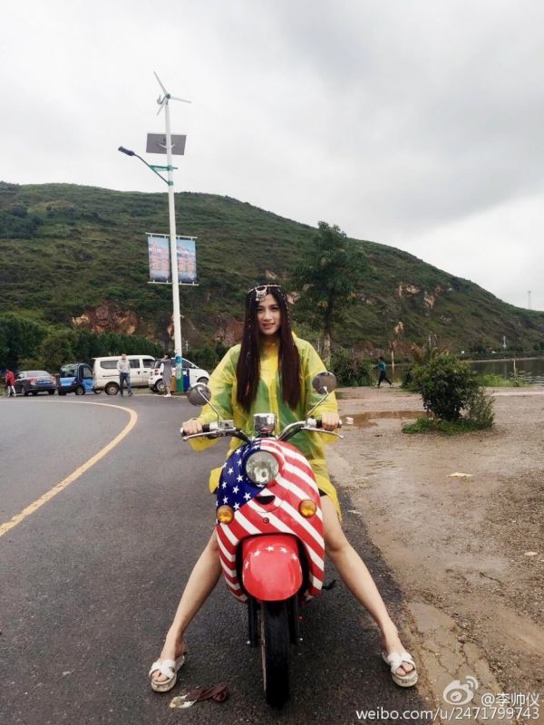 内地女模特李帅仪Michel自拍图片合辑