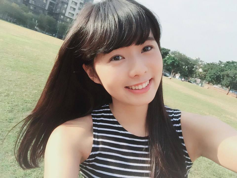 清纯氧气美女简廷芮自拍美图欣赏